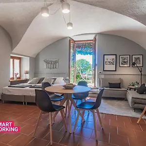 Apartment Atelier Dell'artista By Wonderful Italy, Varenna